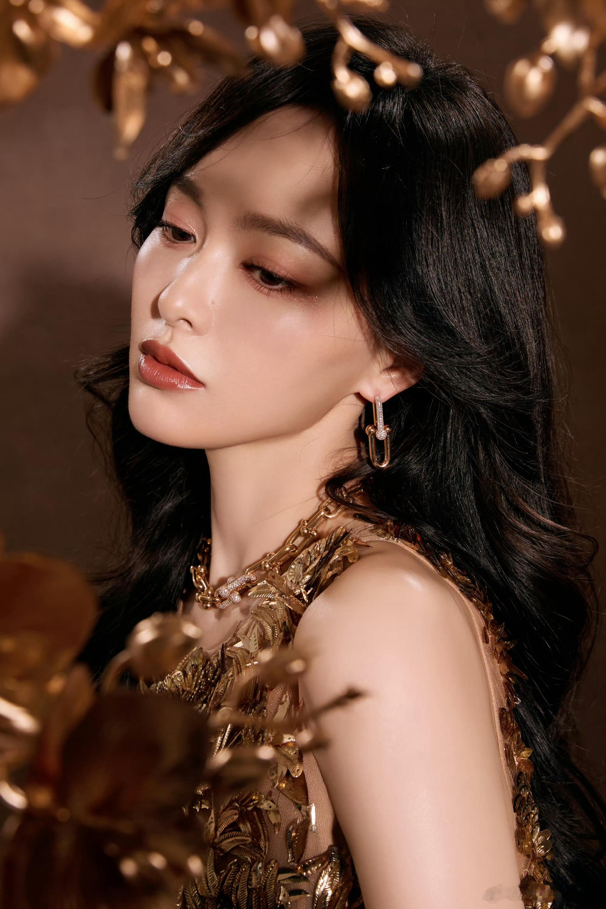 唐嫣品牌活动演绎Oscar de la Renta 礼服这个摄影师太差了完全没发