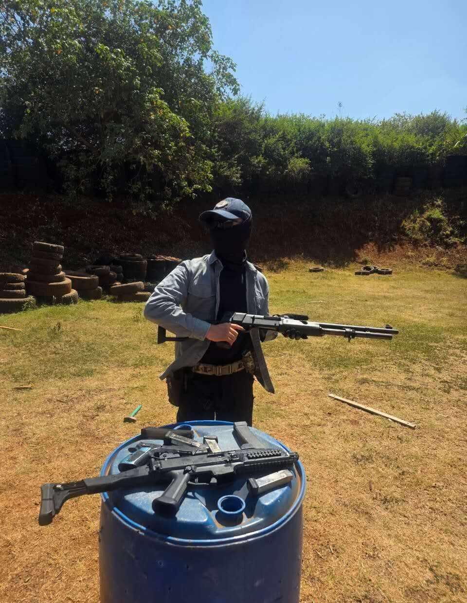 内罗毕就在这个射击场，打枪！
射击 军事 战术 非洲 特种兵