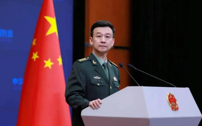 太直白了！台岛东线，美军3架B-1B轰炸机逼近，解放军雷达锁定、划下“禁飞线”，