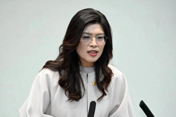 7月3号，岛内炸了锅

中国国民党主席郑丽文在一场党内活动上，直接把台积电的根和