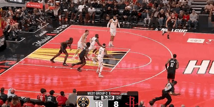 杜兰特是真的跳不起来，冲在最前面没能防下沃特森，杜兰特态度值得点赞



火箭失