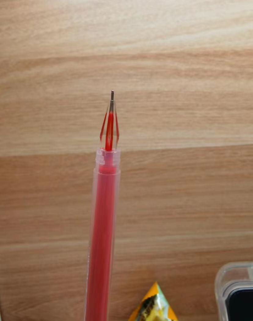 小时候为啥流行这个笔呀，太硌手了