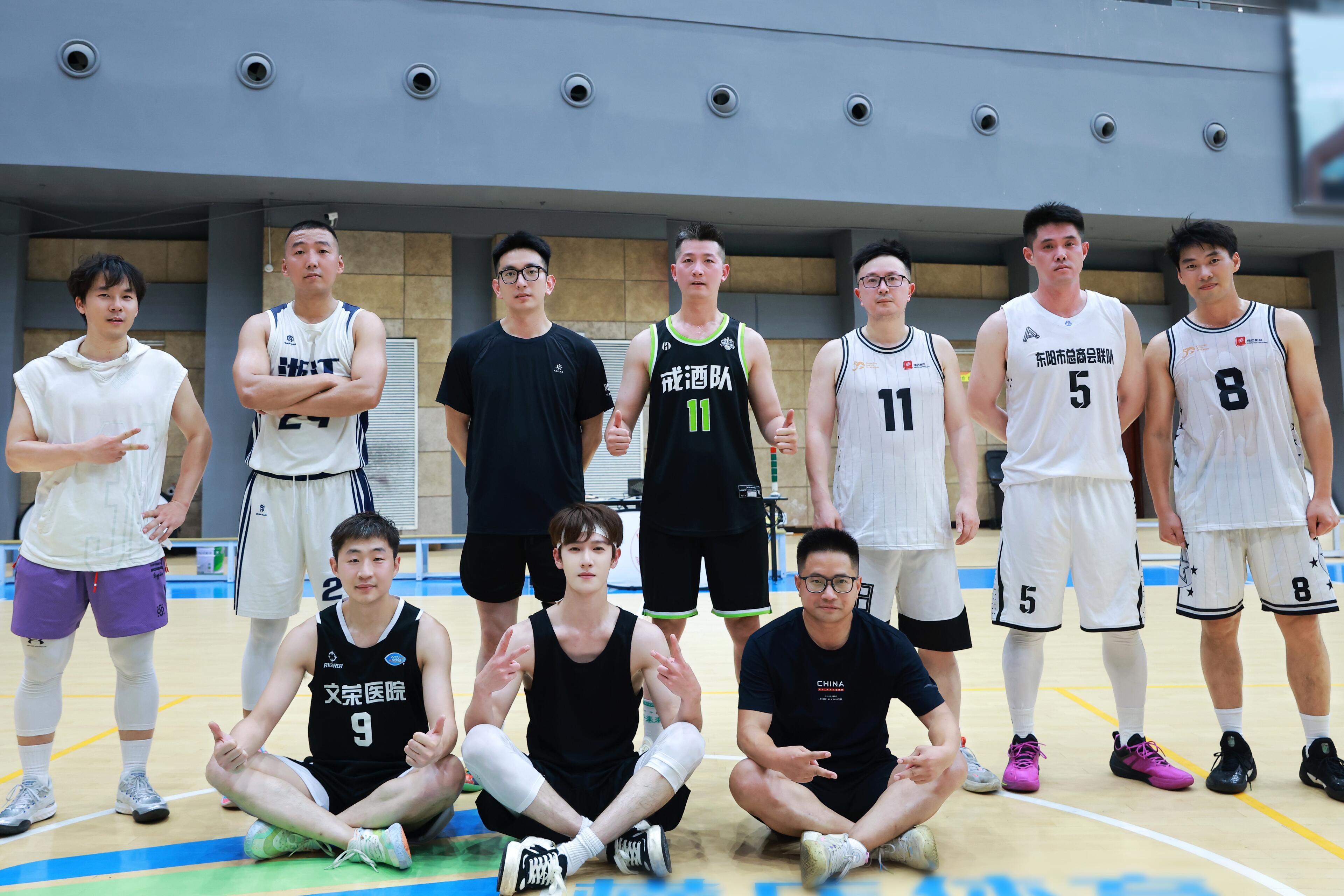李昀锐《归良辰》一杀青就在横店约球了好帅好清爽 