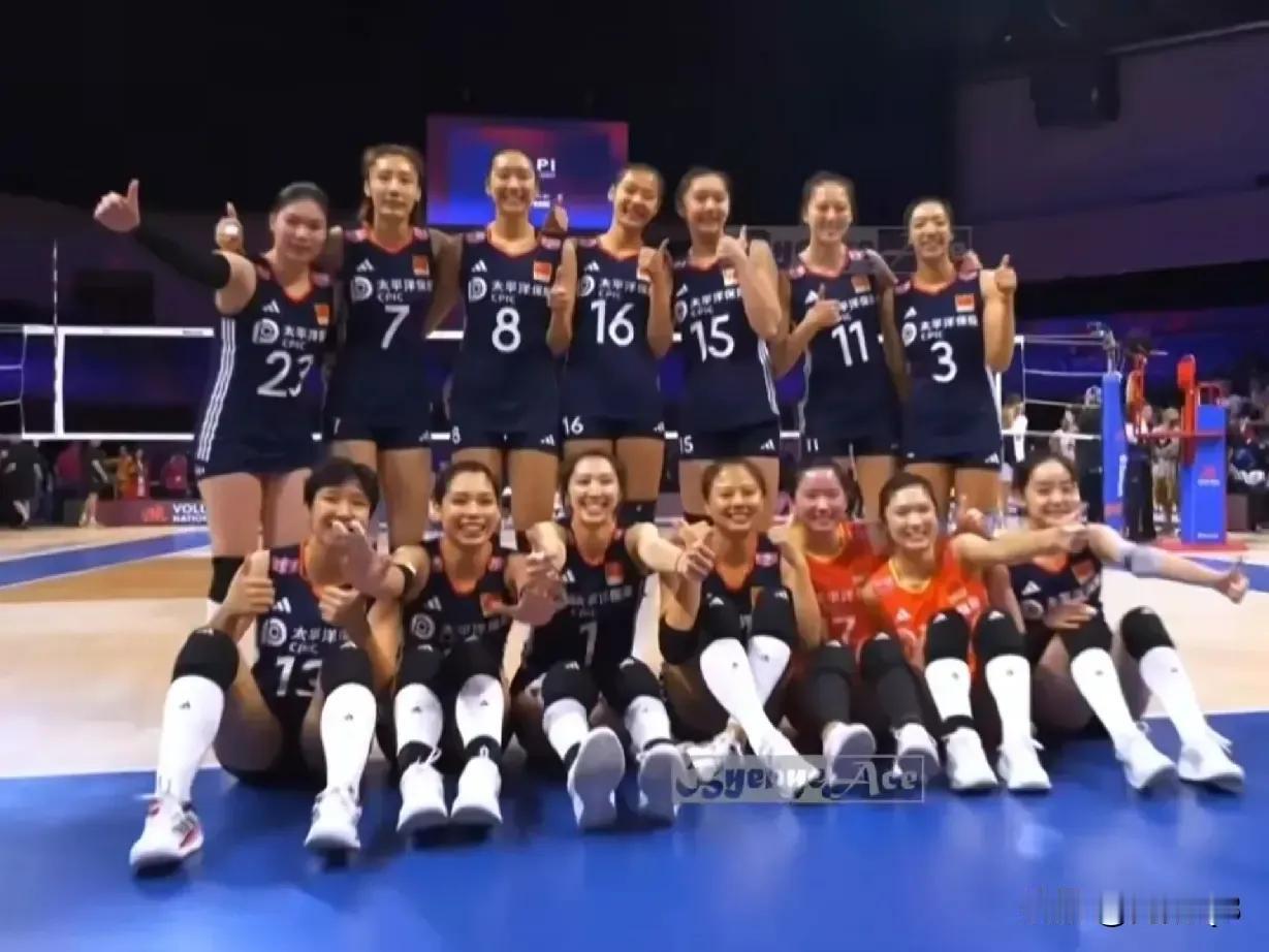 中国女排以3:1拿下了加拿大女排，这样中国女排就稳稳的进入了世联赛8强。这要为中
