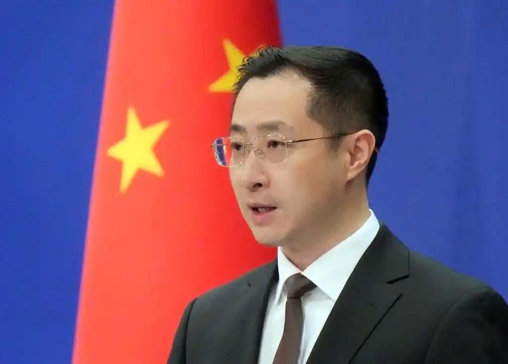 细思极恐！日本闯馆军官的疯狂，竟是90年前侵华暴行的复刻。日本自卫队军官村田晃大