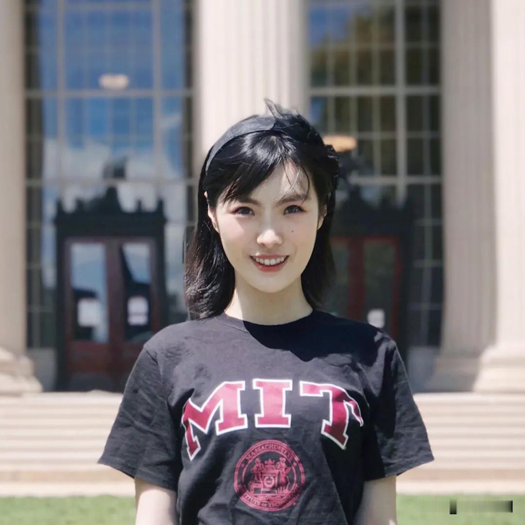 本周，一个有点陌生的名字——洪乐潼，密集出现在AI投资人的交流里。

这源自于T