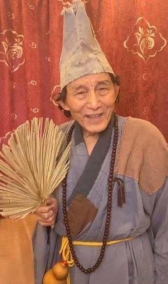 一代人的青春又悄然逝去了一块，送别济公爷爷，我们这些看着他的《活佛济公》长大的人