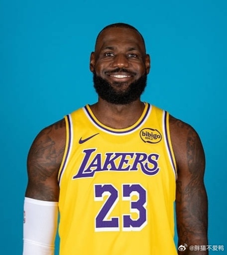 湖人老鹰明日伤病名单来了！湖人迎一个好消息！以及一条坏消息！湖人这边——八村塁（