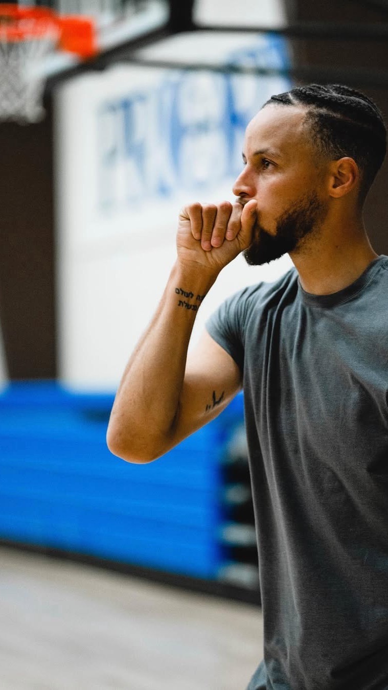 很久没看我库打球了晚安斯蒂芬库里