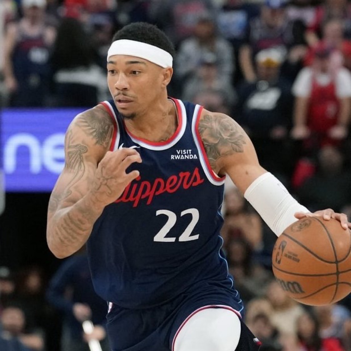 船记：今晚快船队121分中，有56分（46%)来自新秀合同或双向合同球员。我不知