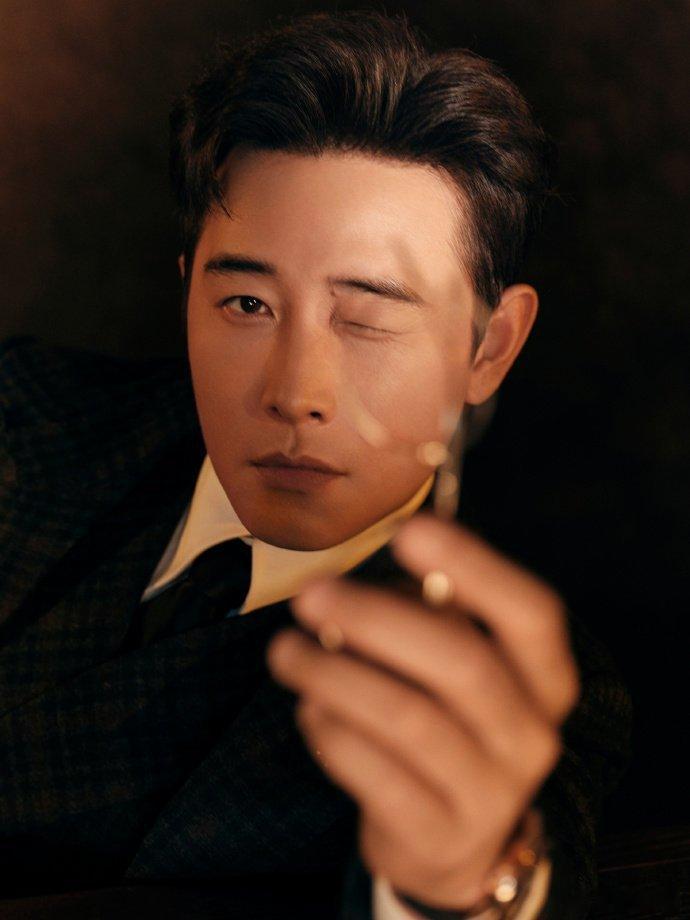 罗晋领一份钱打两份工《时差一万公里》罗晋细节控实锤！演付玉东之余，还帮道具做旧贴