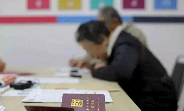 大佬向华强自爆猛料：百亿遗产全部留给儿媳
