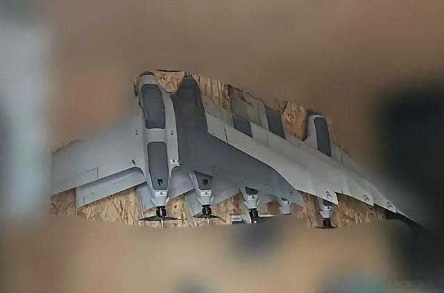 俄罗斯最先进的LIS-2防空无人机,配备机器视觉,可自动扫描、捕获和跟踪空中目标