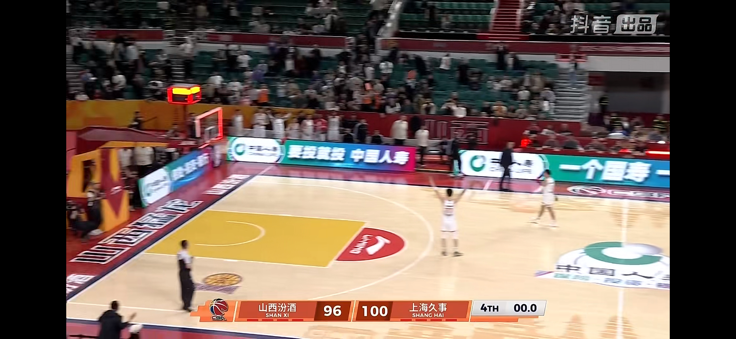 价值不止于赢球本身的一场胜利，100分的得分，100分的比赛。上海久事大鲨鱼