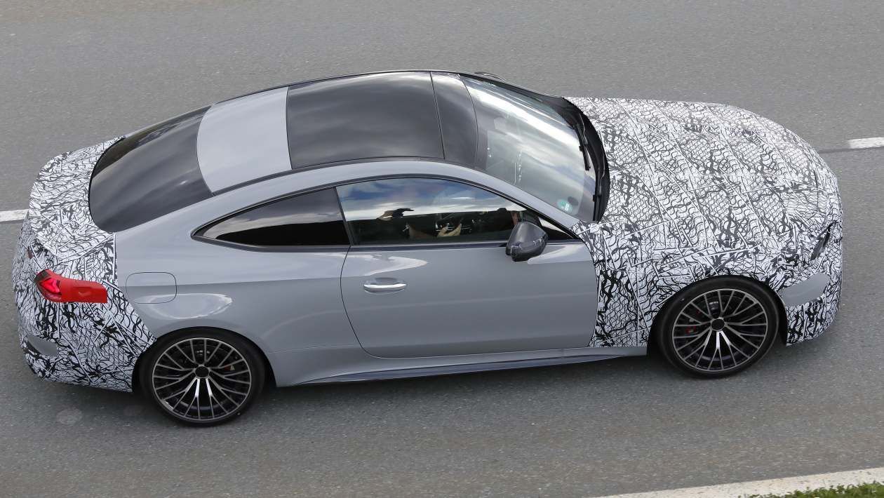cle63将搭载v8发动机 作为四缸 C63 的继任者，梅赛德斯-AMG CLE