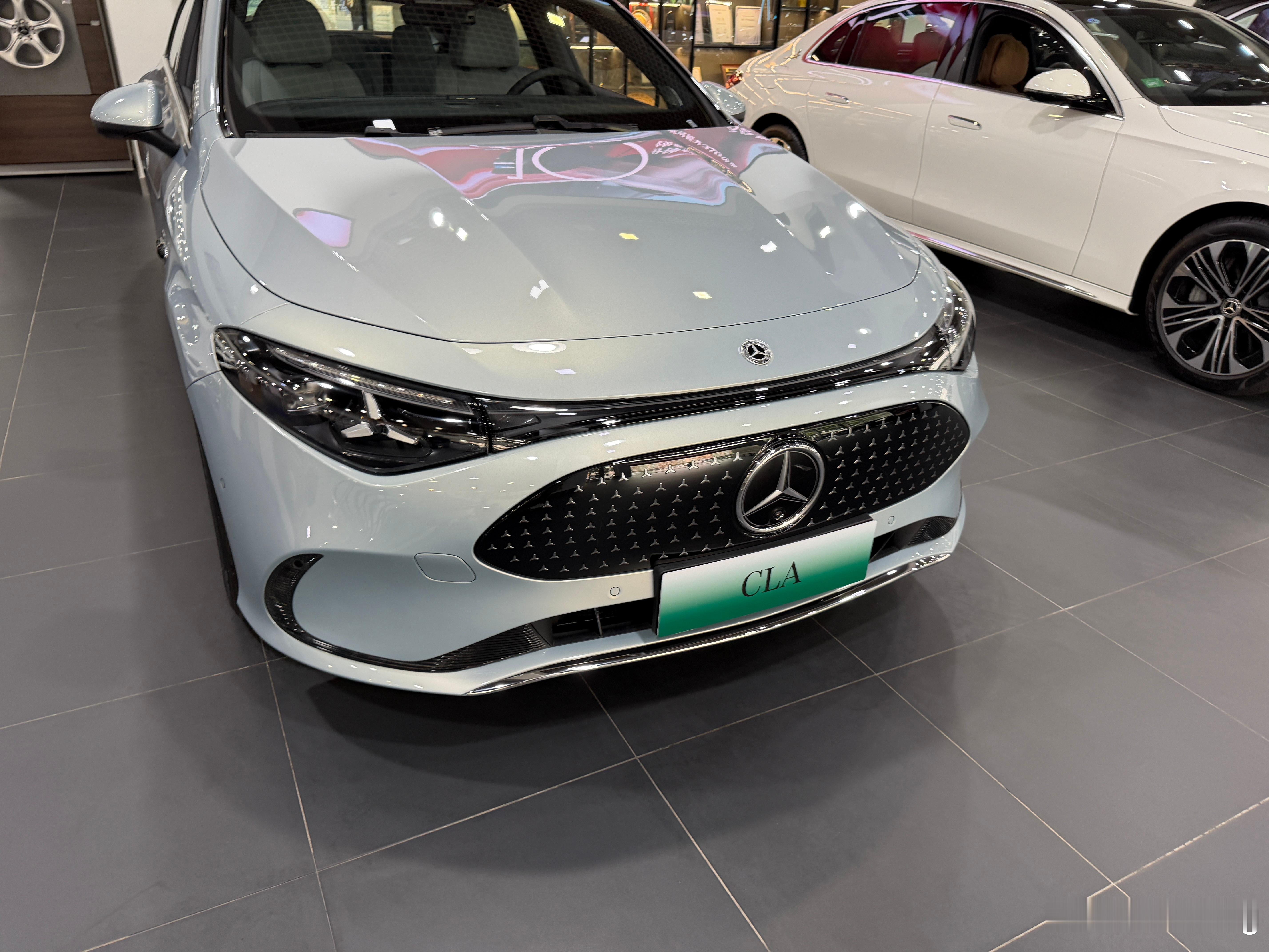 全新奔驰纯电CLA今晚上市！这次CLA变化挺大的，国产、加长、纯电，跟之前的定位