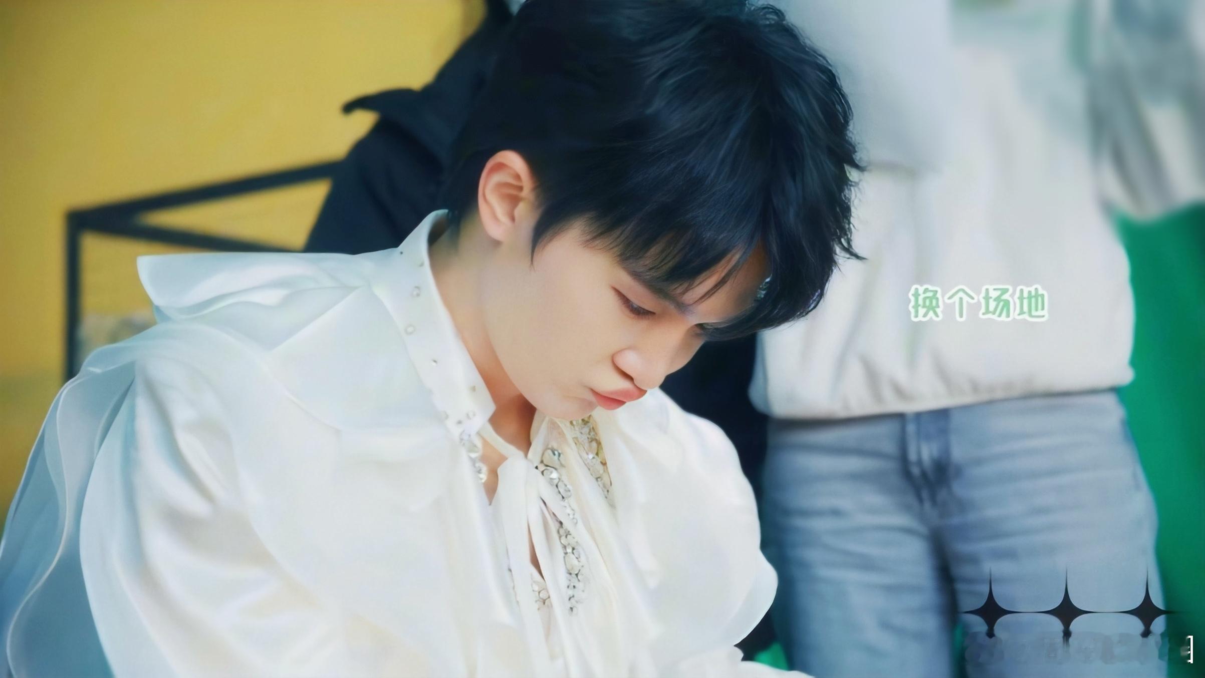 周深 周深2026深深的巡回演唱会 [音乐]周深新歌有你在的世界 【圈和米米说晚