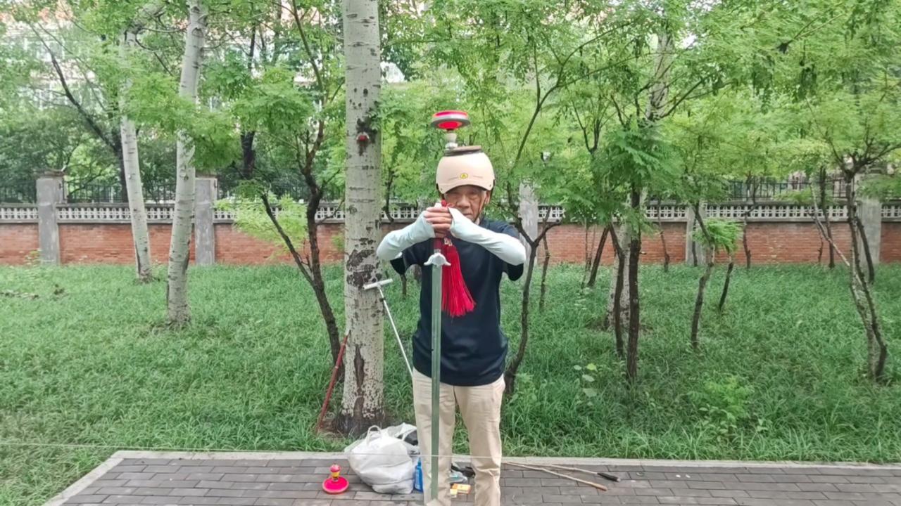 自编自导自演玩耍空竹剑！