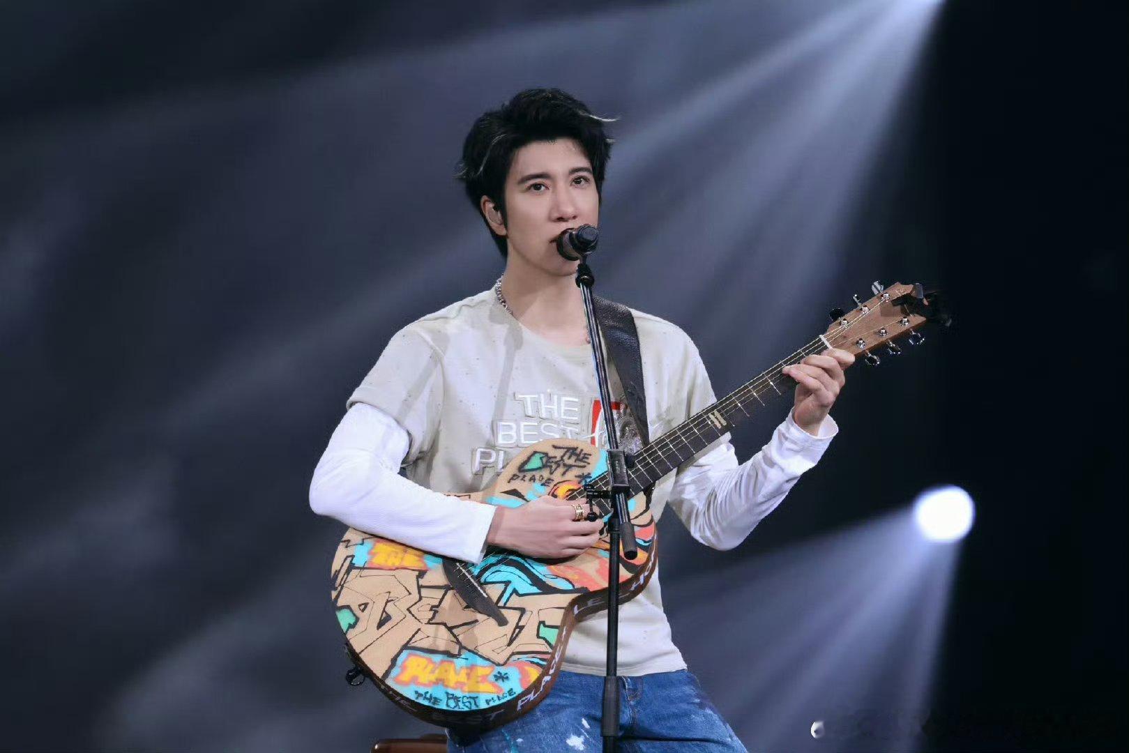 解锁王力宏演唱会隐藏视角 他一开口满是青春回响，这现场直接戳中我心巴，连做梦都在