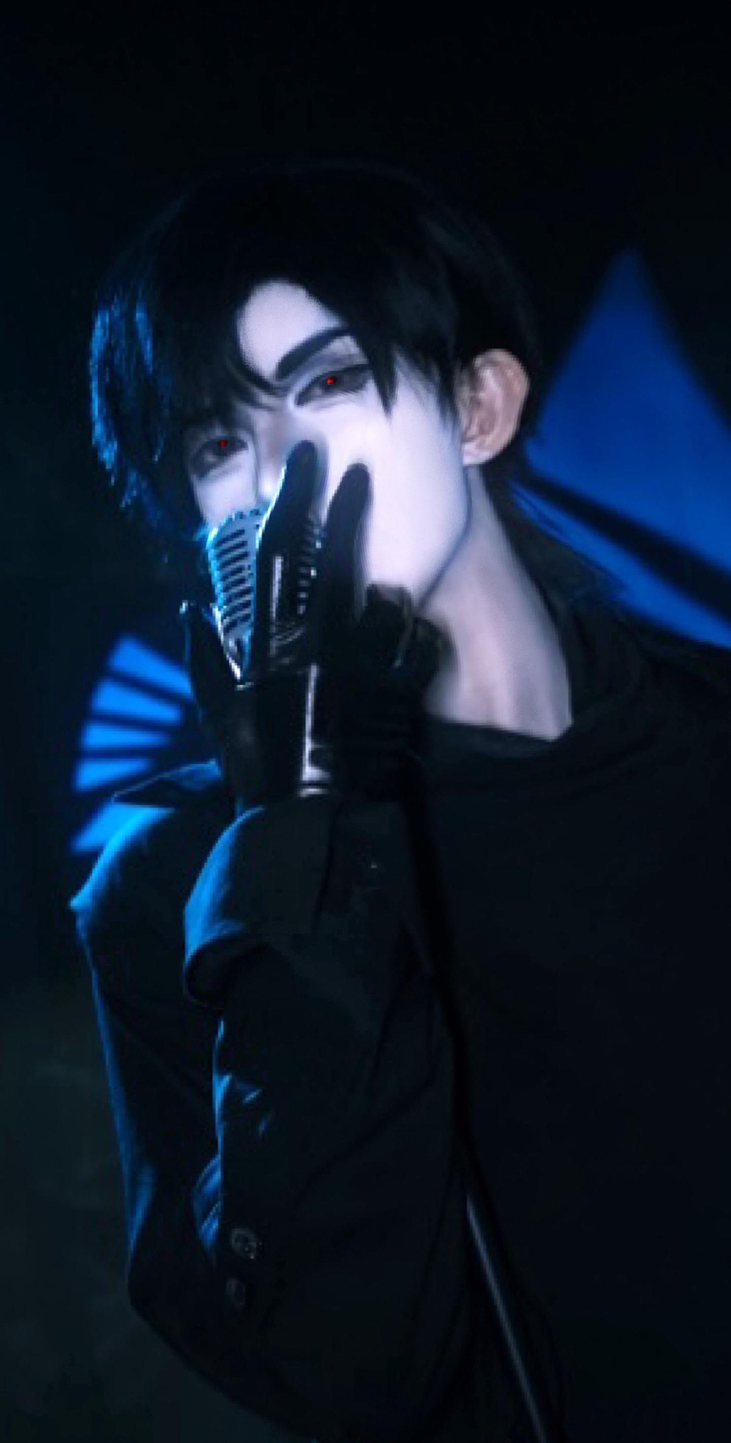 像一场梦。这几张光太暗，画质糊糊的，但是莫名很有舞台拍摄的风味，喜欢