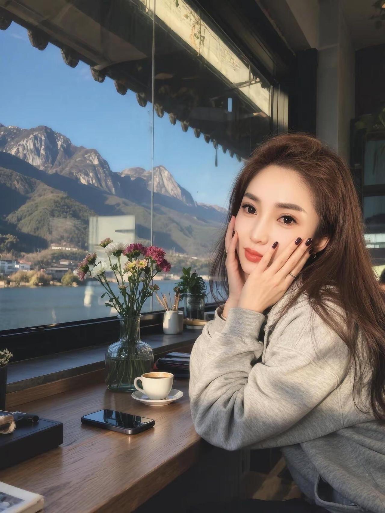 最动人的风景，从来不在山顶，在市井。常为碎事而庆祝。