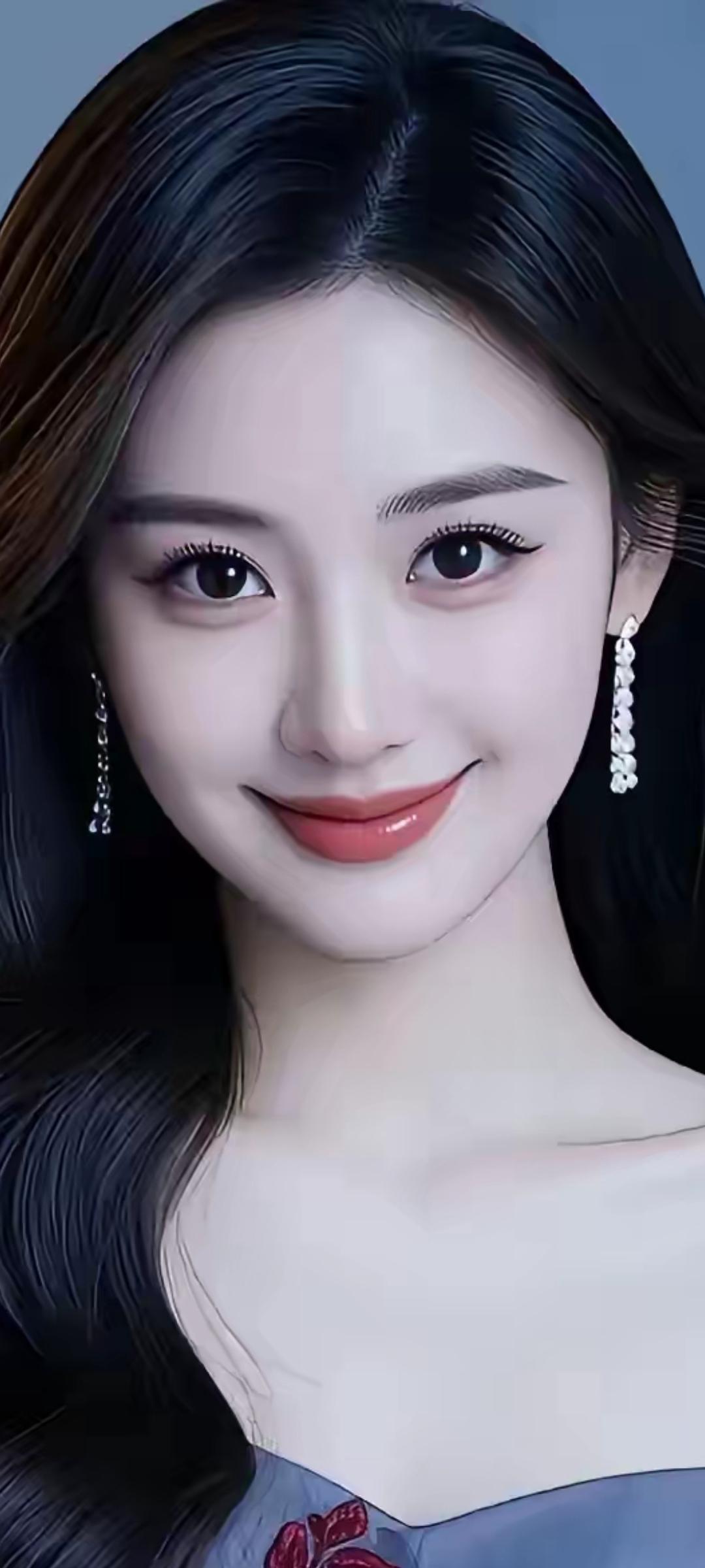 温柔甜美的少女，微笑中透着优雅与自信。