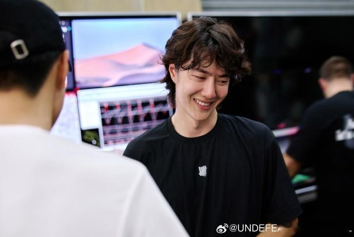 王一博珠海站练车日   王一博珠海站练车状态  全新赛道征程正式启程，王一博转战