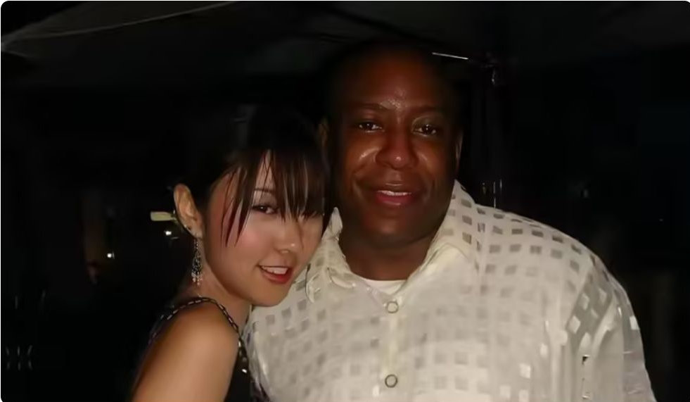 香港女星薛凯琪和黑人男友同居多年无疾而终，43岁无人敢娶，沦为笑话 
