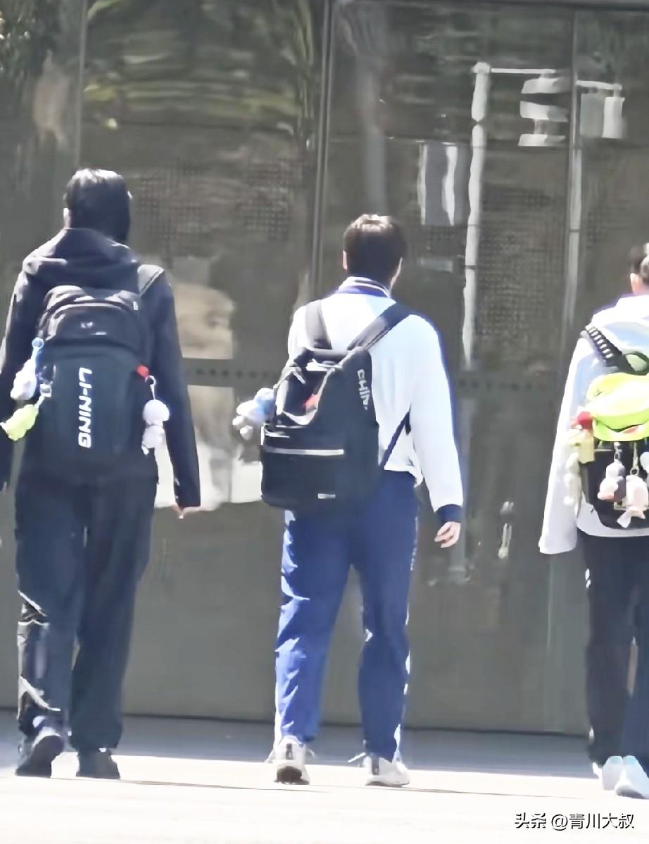 终于知道王曼昱、陈熠、徐奕为啥总是一起玩了？

因为她们三个，
就是女乒三个最高