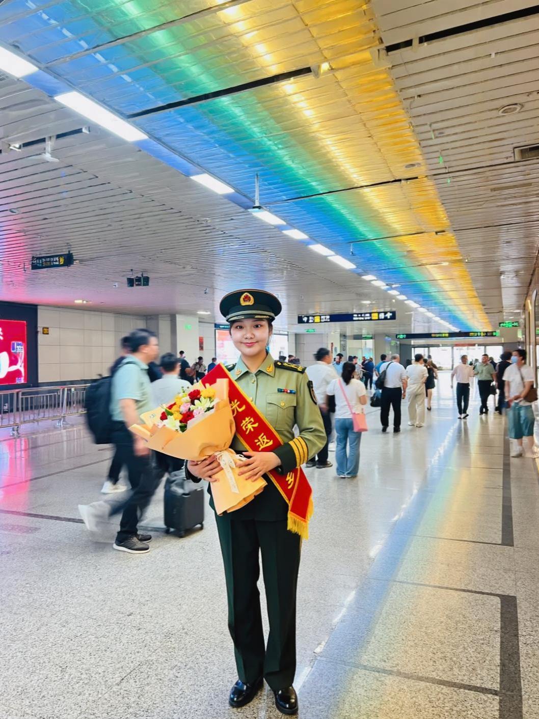 AI沉稳军旅写真