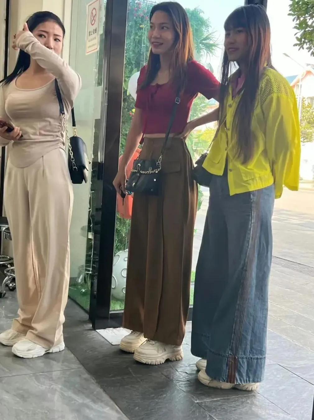 春节还没过完～
缅甸姑娘来云南瑞丽找工作了！！