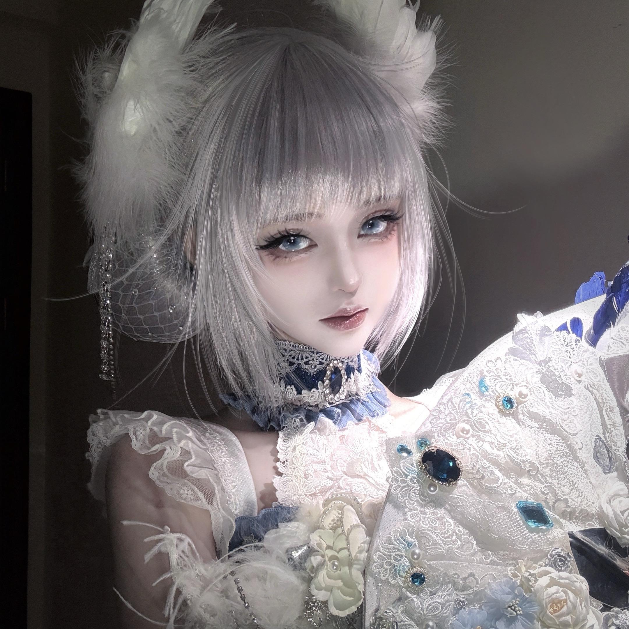 癞蛤蟆想吃天鹅肉。