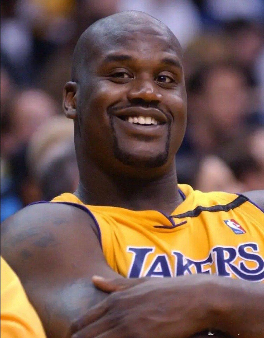 白边：今日充值奥尼尔体验卡！广东男篮vs上海男篮