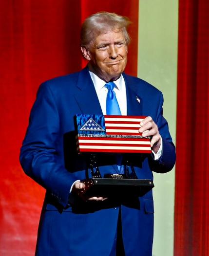 现在的G7已经落后于时代了，现在美国要重新联手四个国家，成为新的世界核心的五国。