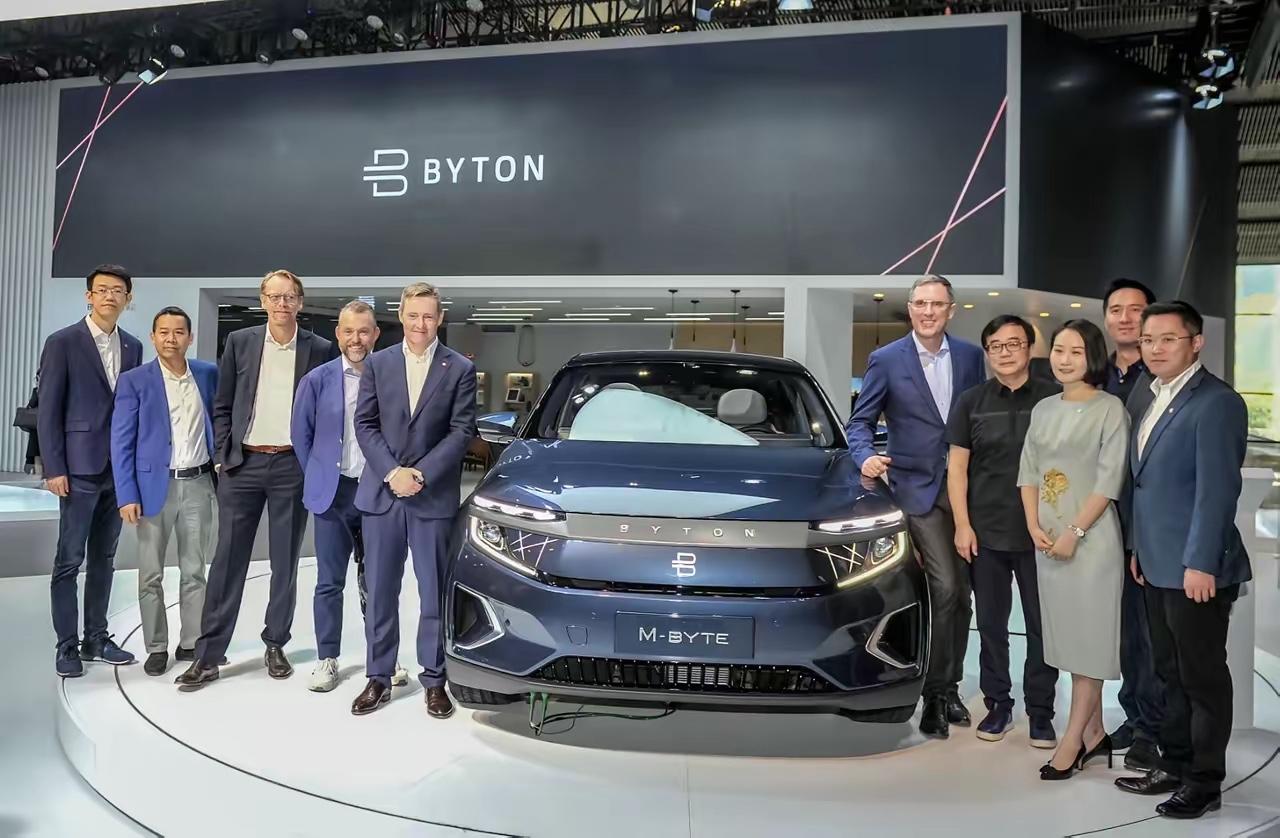 央视点名批评！烧光84亿却没造出一辆车，还花5000万给员工买零食。烧掉84亿资