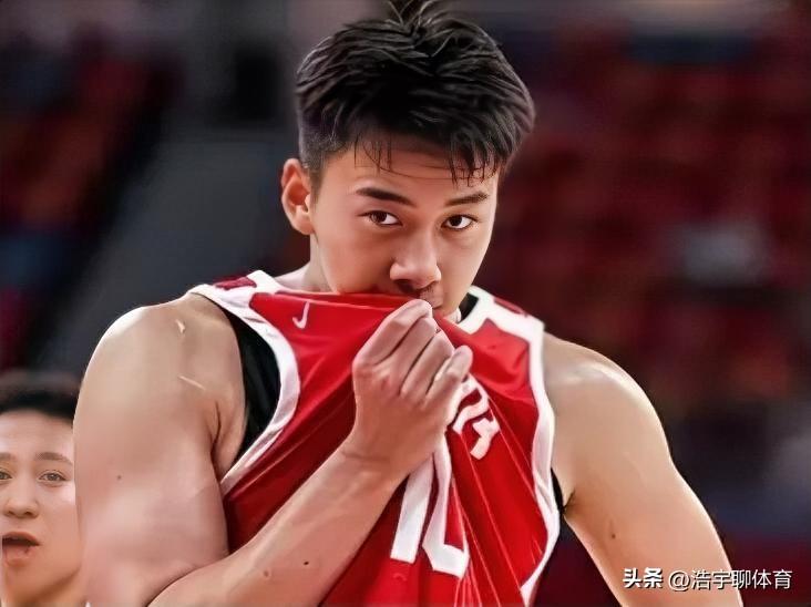 王俊杰还会回来吗？
国家男篮集训队新一期队员大名单仍然有王俊杰，但是这次王俊杰没