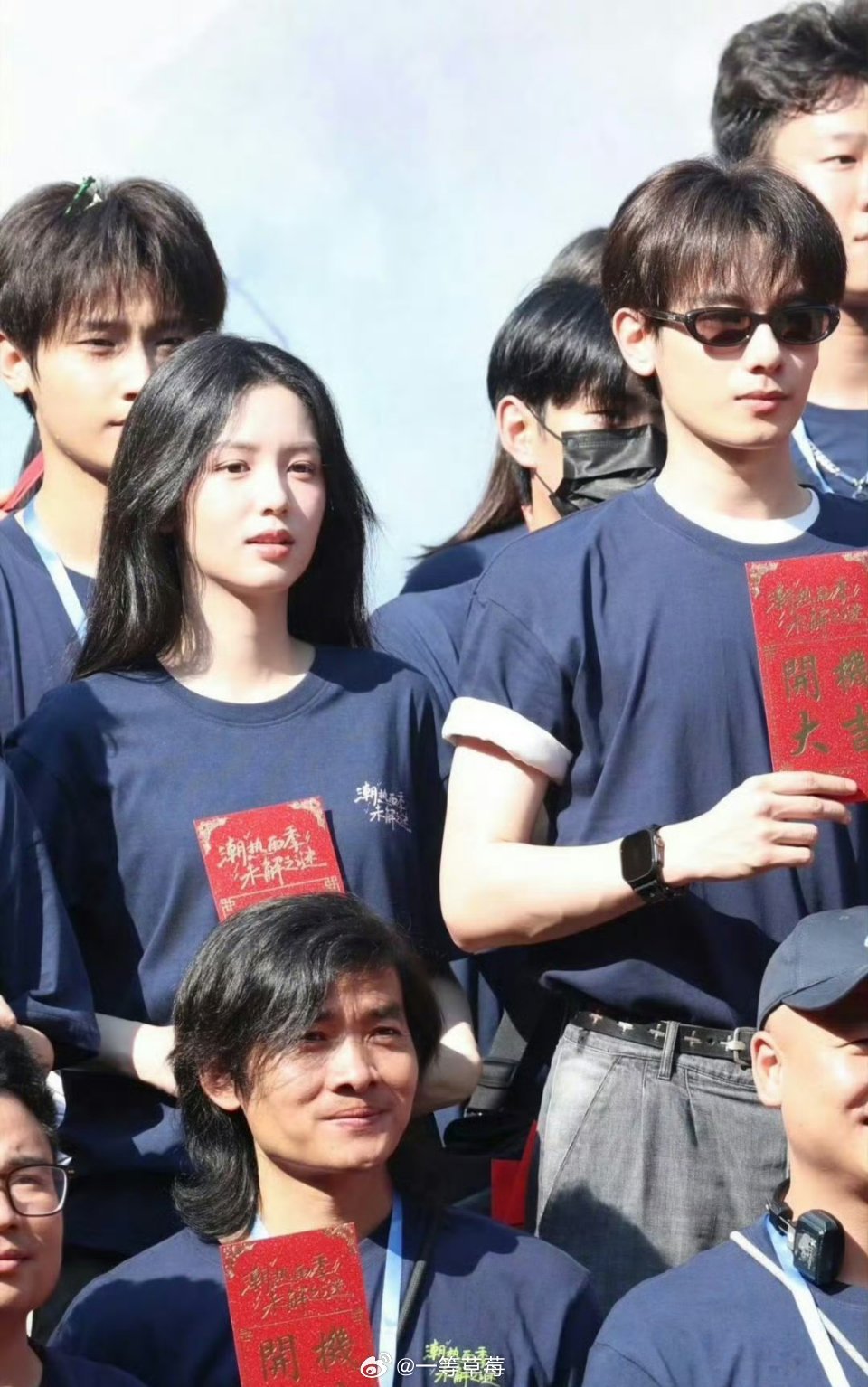 周也，胡先煦《潮湿雨季未解之谜》开机路透 