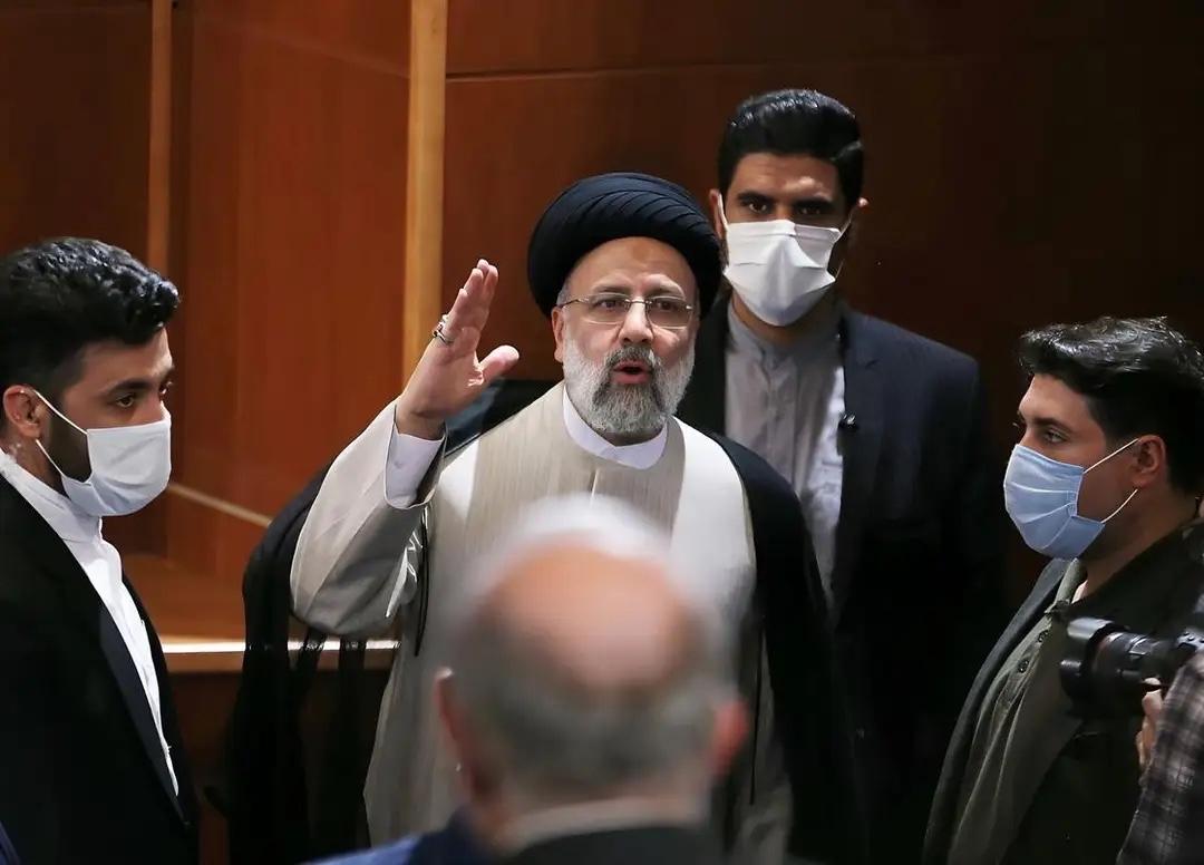 停战？没那么简单！这背后藏着比战场更激烈的权力角力。  

先看这场“停火”到底