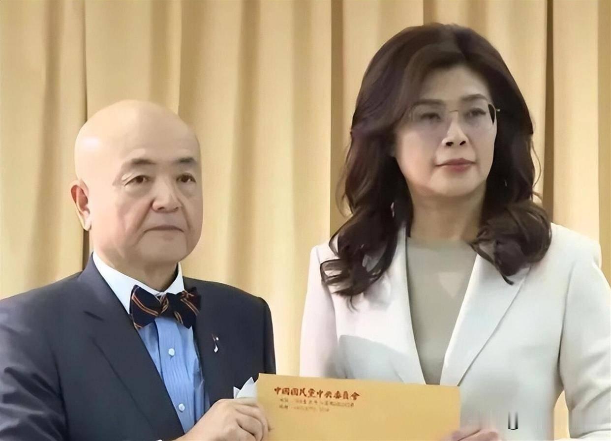 2026年7月，日本熊本发生地震后，国民党主席郑丽文个人不仅慷慨高调捐款百万台币