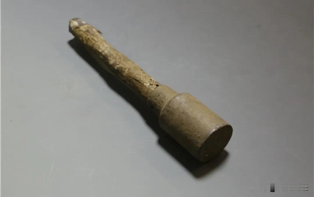 《简介民国政府仿德国二四手榴弹之探究》
 
一、仿制背景
民国时期国内外局势复杂