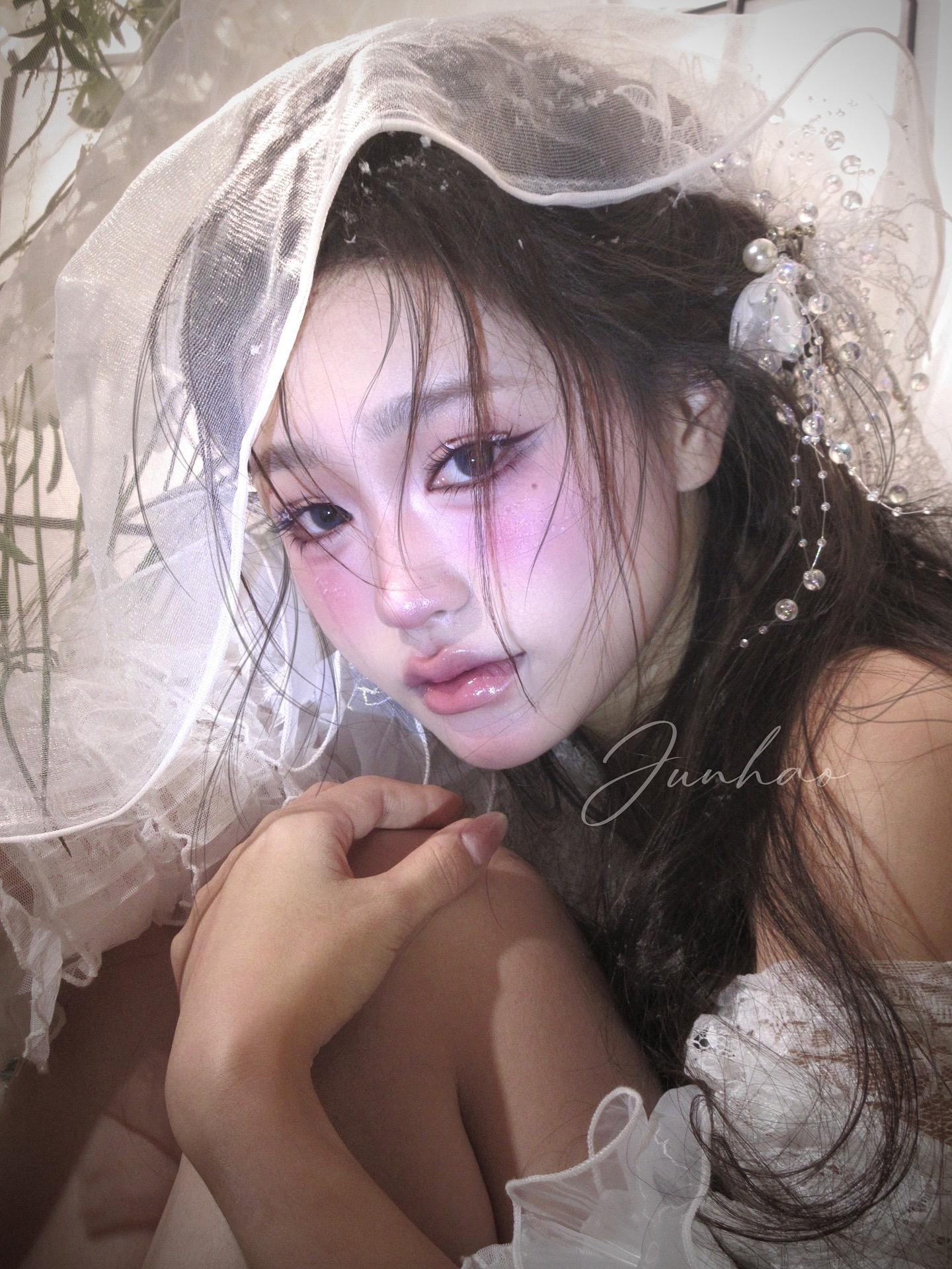 “梨棠雪”细花梨雪坠，坠雪梨花细