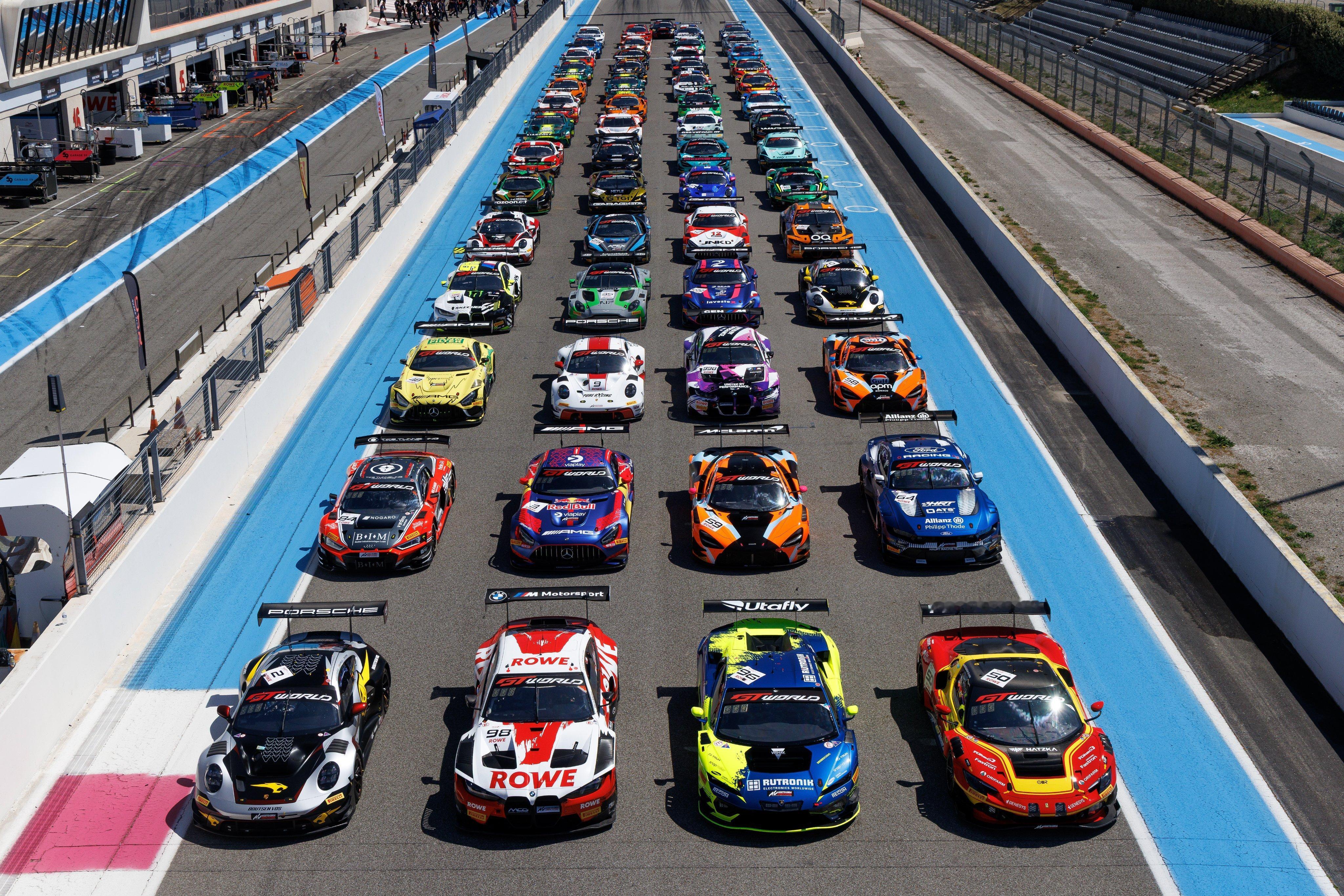 继续赛前大合照环节，这是2026赛季的GT世界挑战赛欧洲杯~📸 GTWCEuG