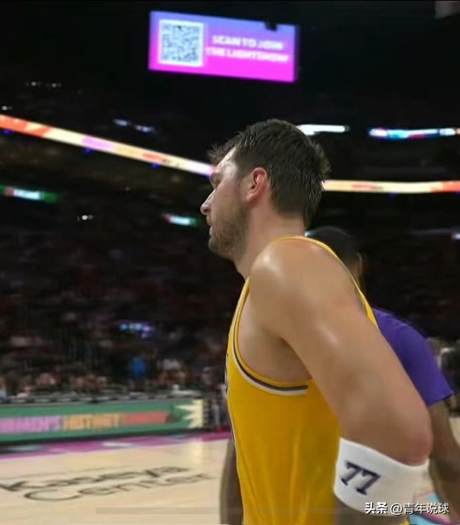 单节16分！东契奇背靠背三节狂轰40分！

今天背靠背对阵热火队的比赛，半场结束