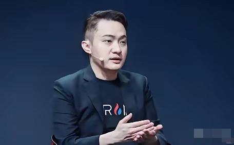 翻看孙宇晨一路的成长轨迹，会发现他很早就摸透了流量和人设的玩法。

在北大读书时