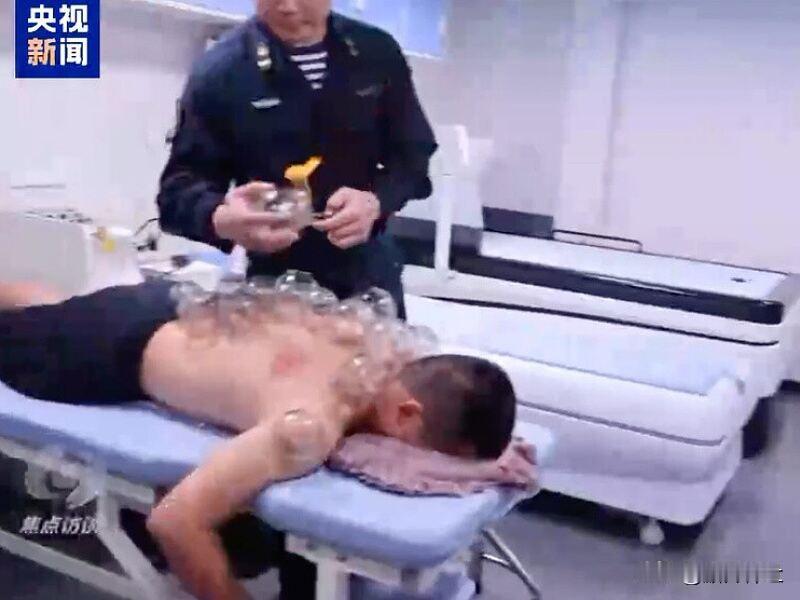 福建舰只有拔罐能用明火 厨房不行

12月24日报道，在福建舰上火种的管控非常严