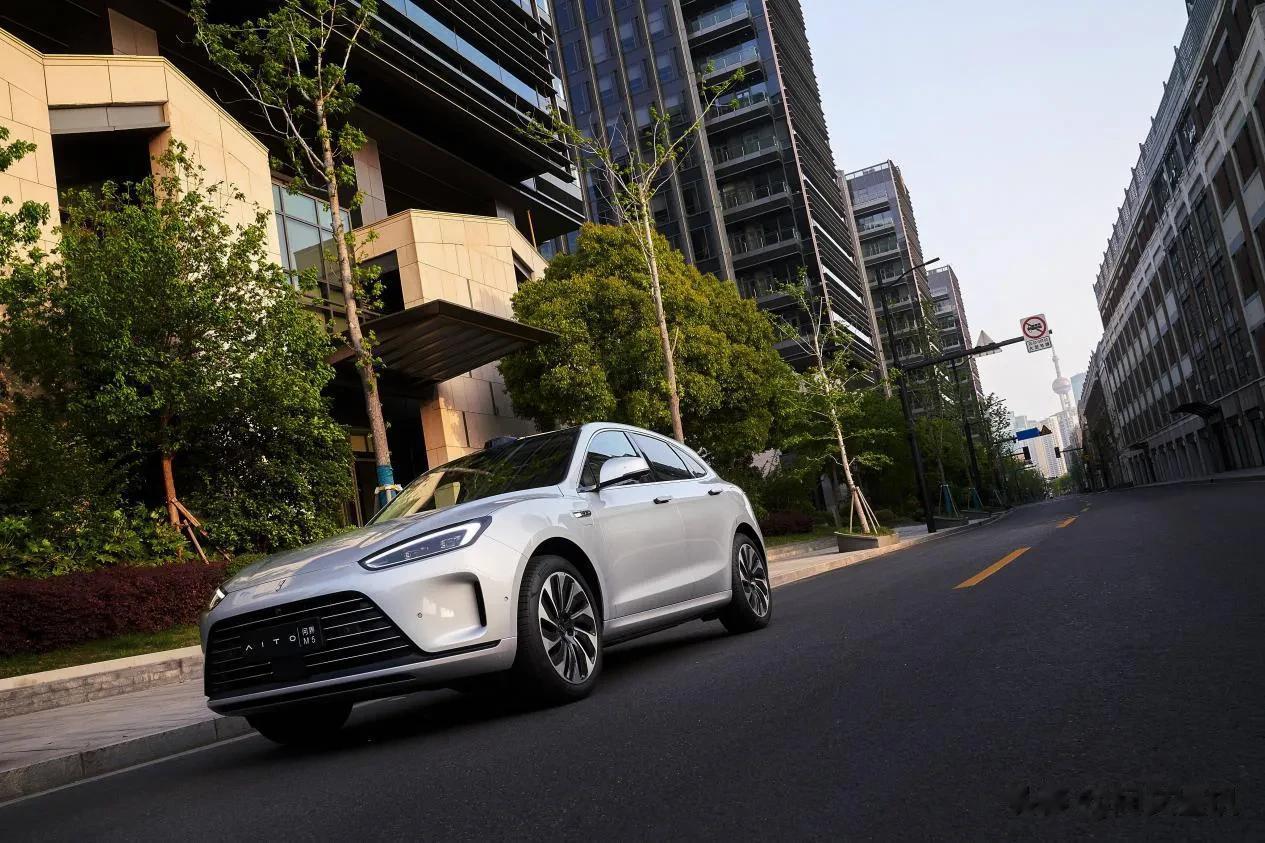 前些时日，试驾了问界M5智驾版，OTA升级后辅助功能的大幅提升，不过其他方面没有