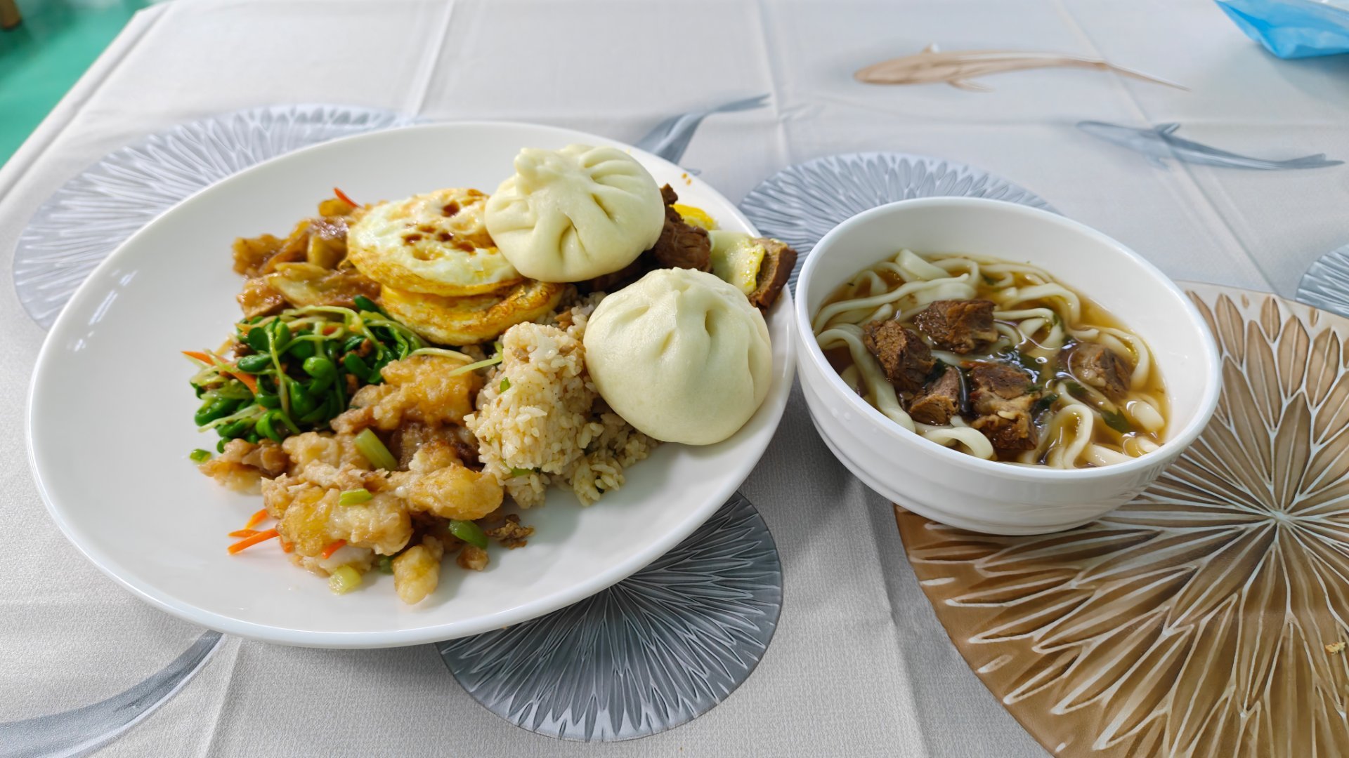 今天早饭幼儿园吃的[害羞] ​​​