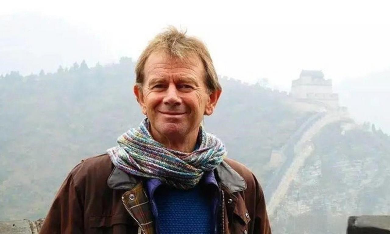 英国70多岁的顶级历史学家，在西方论坛上面对一众指手画脚的政客，直接撂下一句硬话