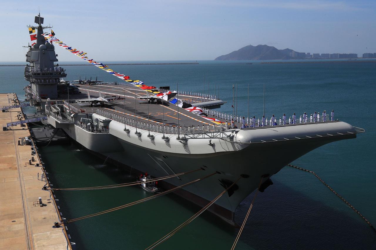 中华人民共和国正式向全世界宣告两件大事：

福建舰航母，正式服役了！中国海军，现