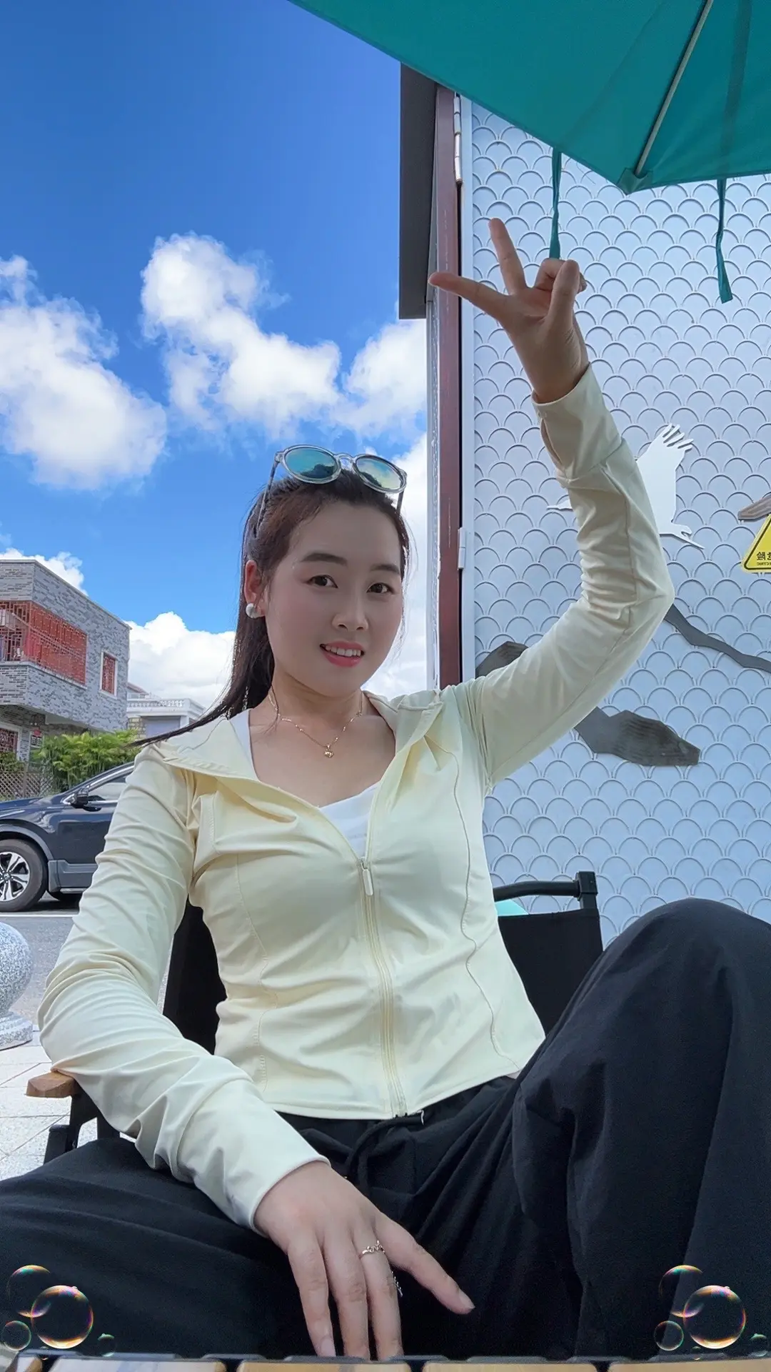 舍不得伤害别人，总是带着笑去原谅；顾不得心疼自己，总是含着泪去支撑，一...